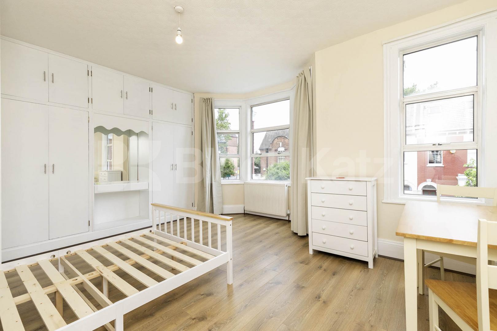 Amazing 5 double bedroom house with garden mins to tube & shops  Falkland Road, Turnpike Lane